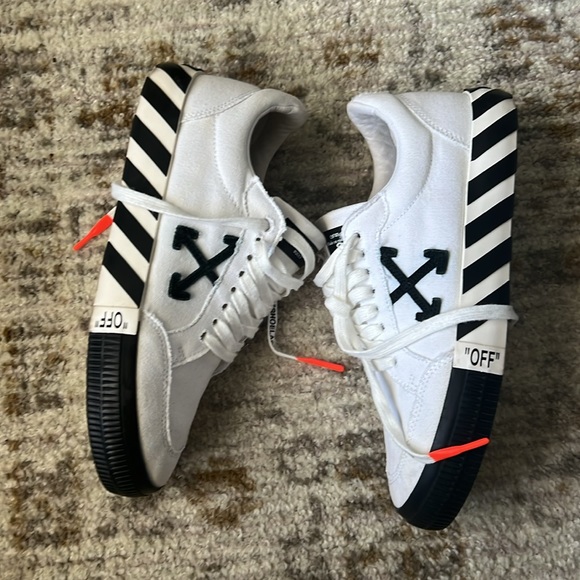 - Off White Volc Low White & Black Arrow (42) - Picture 2 of 15